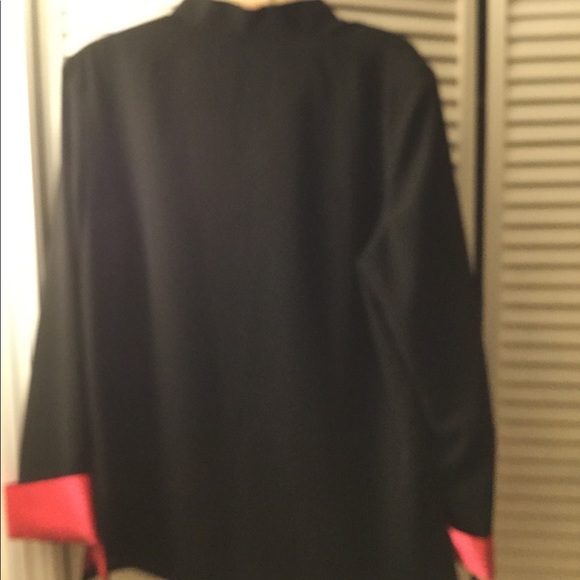 Pretty Oriental Top - Picture 3 of 3